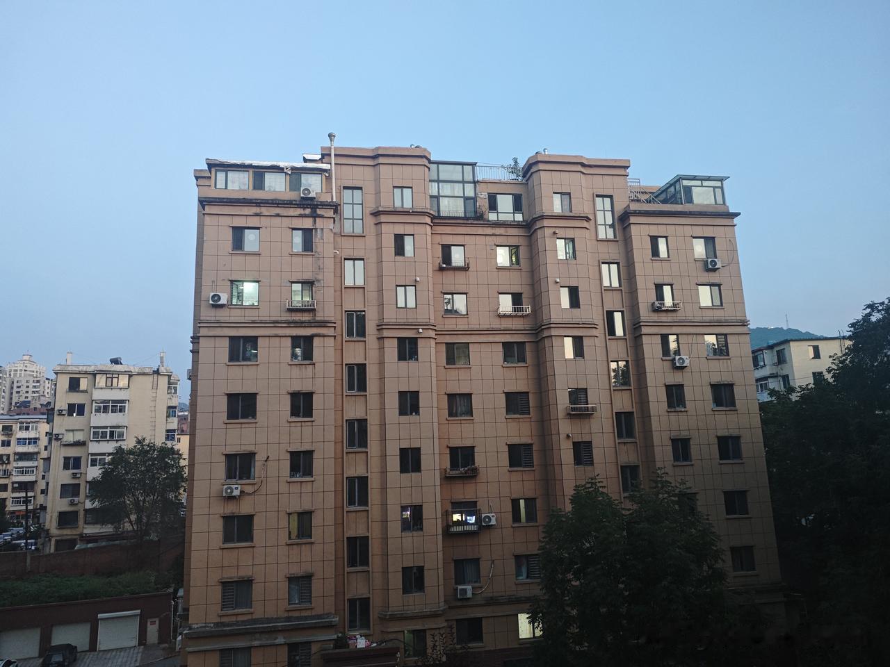 如今我最后悔的一件事，就是在2012年夏天，脑瓜一热，以每平6144元的天价，买