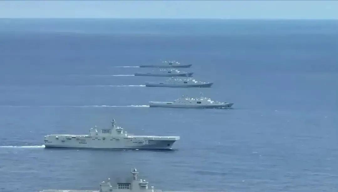 最上级，5500吨的排水量，结果前六艘主力武器是那门mk45舰炮，16个垂发？没