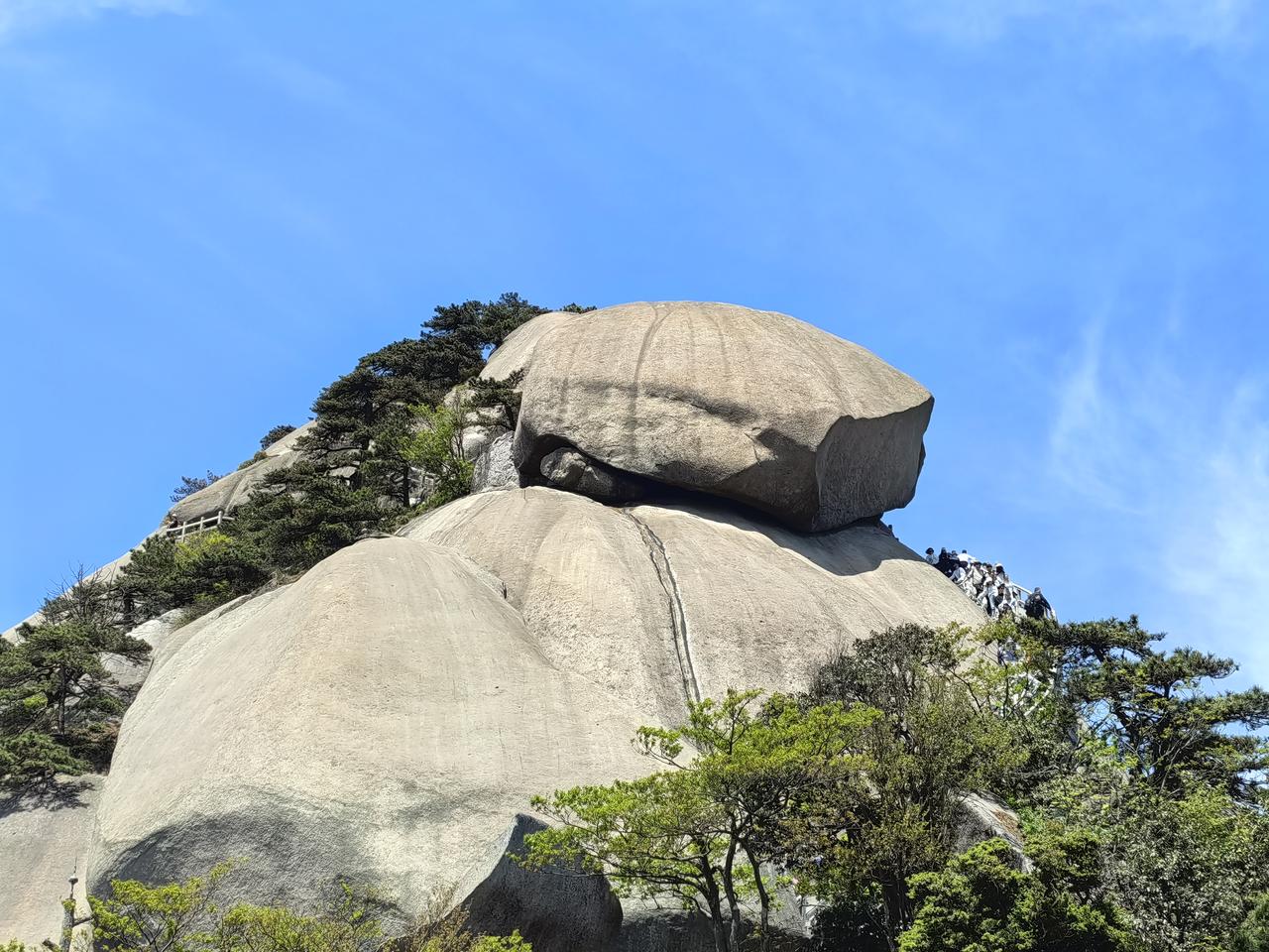 游览安徽天柱山风景区（十二）远看大石头，近看石头大。想要看石头，就来天柱山。