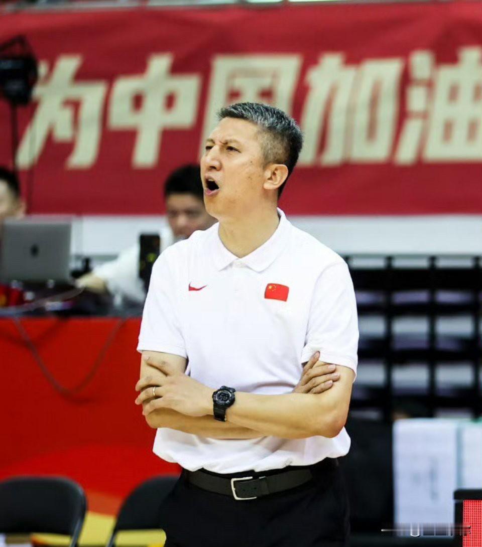 郭士强缺兵少将，亚洲前二，杜峰兵强马壮亚洲第八。不得不说，郭士强打短期比赛的确有