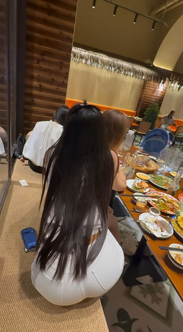 陪女朋友出来个吃个饭！