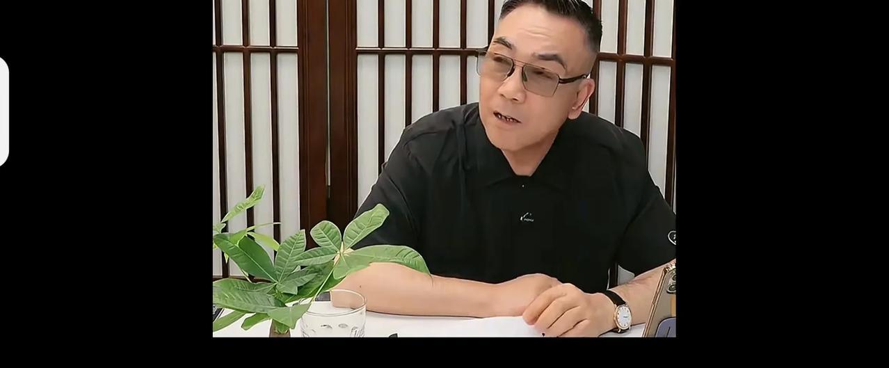 杨议，承认这几年天天糊弄老父亲杨少华！杨议在直播中说，他在父亲最后这几年，为了