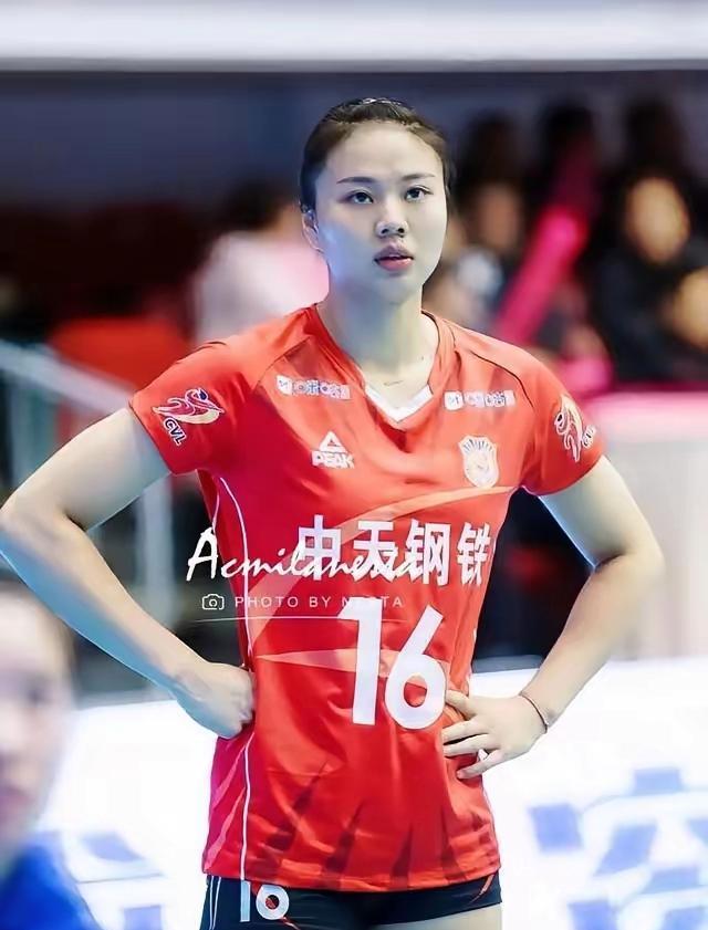 天津女排可以纳入考虑范围的无非就是王艺竹、陈博雅、张世琦和董铭霄这几位。先说王