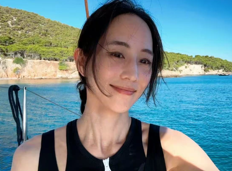 张钧甯说永远不要延迟幸福，真的很喜欢张钧甯身上的生命力，有种经济上行的美