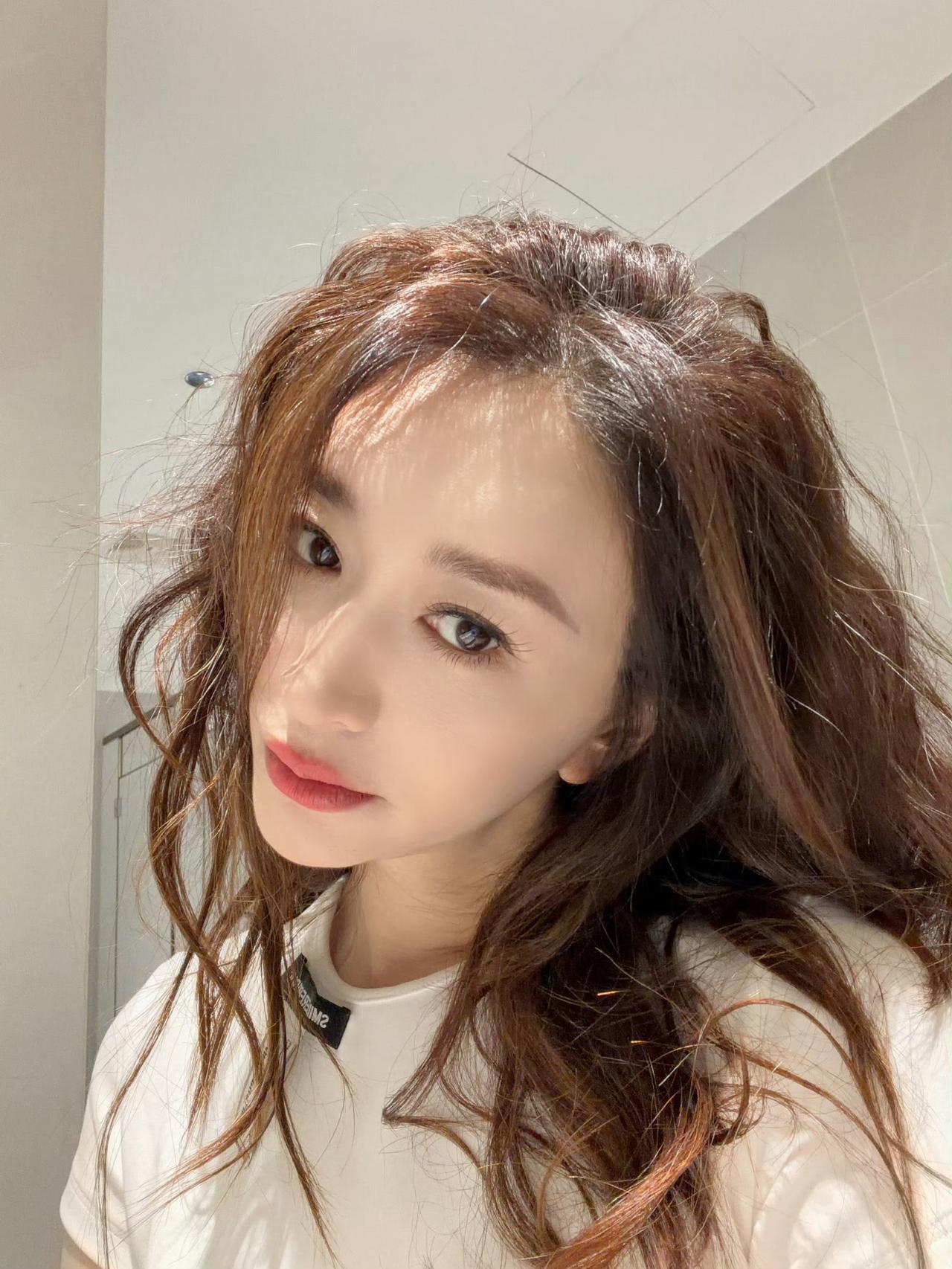 我就问一句，娱乐圈还有比她更美的女人吗？
