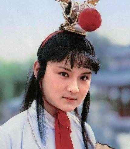 1984年，拍完戏的欧阳奋强回到家，发现了一张邓婕留的纸条，上面写着，让他去宾馆