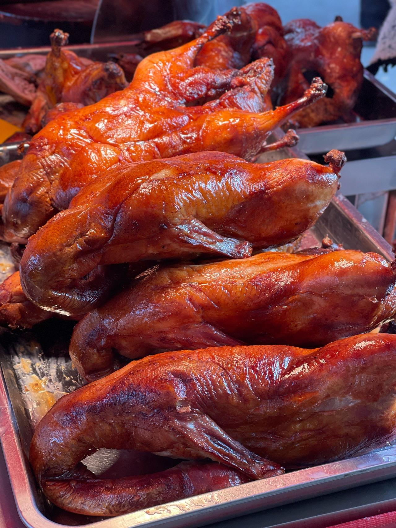 制造业的终极形态就是中国鸭子！《华尔街日报》发表文章指出，中国烤鸭的价格明显不符