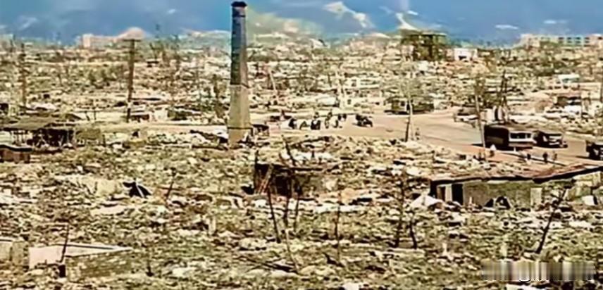 抗战末期，美国为促使日本放弃抵抗无条件投降不惜使用了原子弹。而已经被军国主义思想
