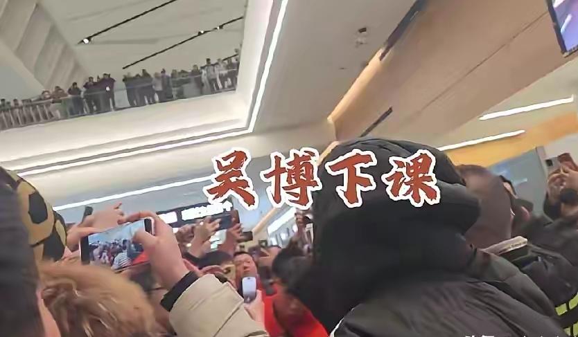 喊成都蓉城吴博下课这个有点过了！俱乐部没能和徐正源达成一致，没有续约这也是正常的