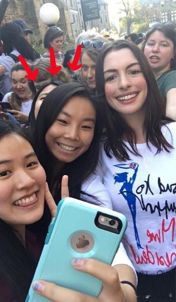宗馥莉同父异母的妹妹宗婕莉生活照罕见曝光，与安妮海瑟薇合影，长相完全看不到老宗的