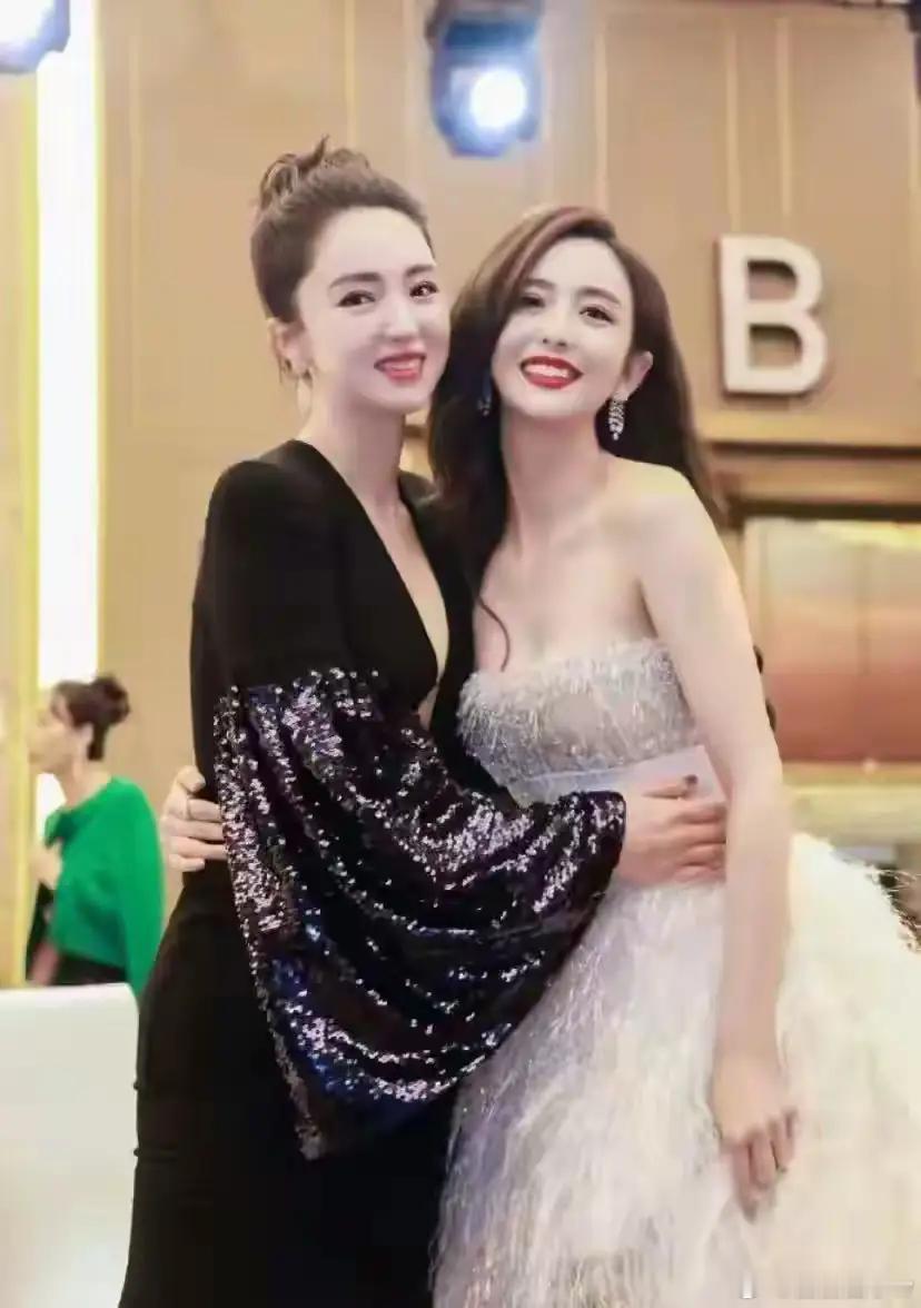 董璇公布婚讯前状态就说为什么董璇毫无征兆的宣布结婚了原来是因为高云翔已再婚育有