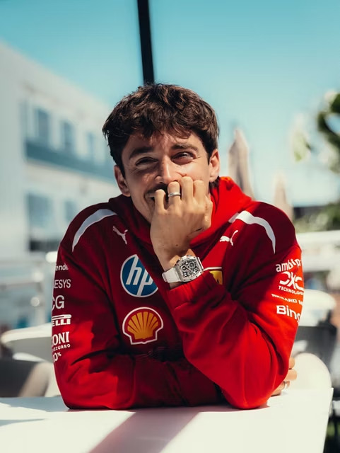 F1勒克莱尔与法拉利车队续签新合同！法拉利车队宣布与夏尔·勒克莱尔续签合同协议