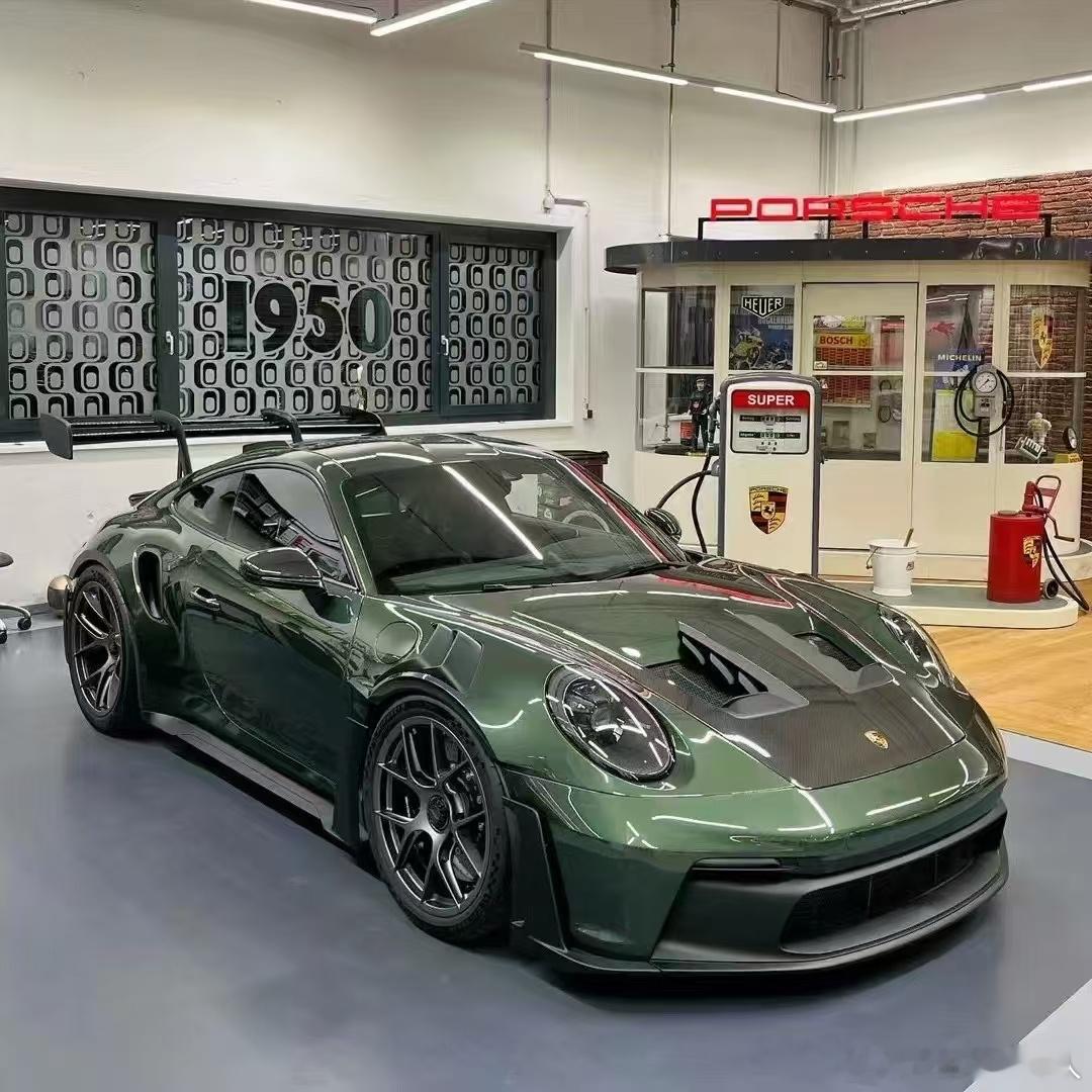 来点不一样的PTS橡树绿，保时捷992GT3RS、欧规、音响、碳陶、满配​