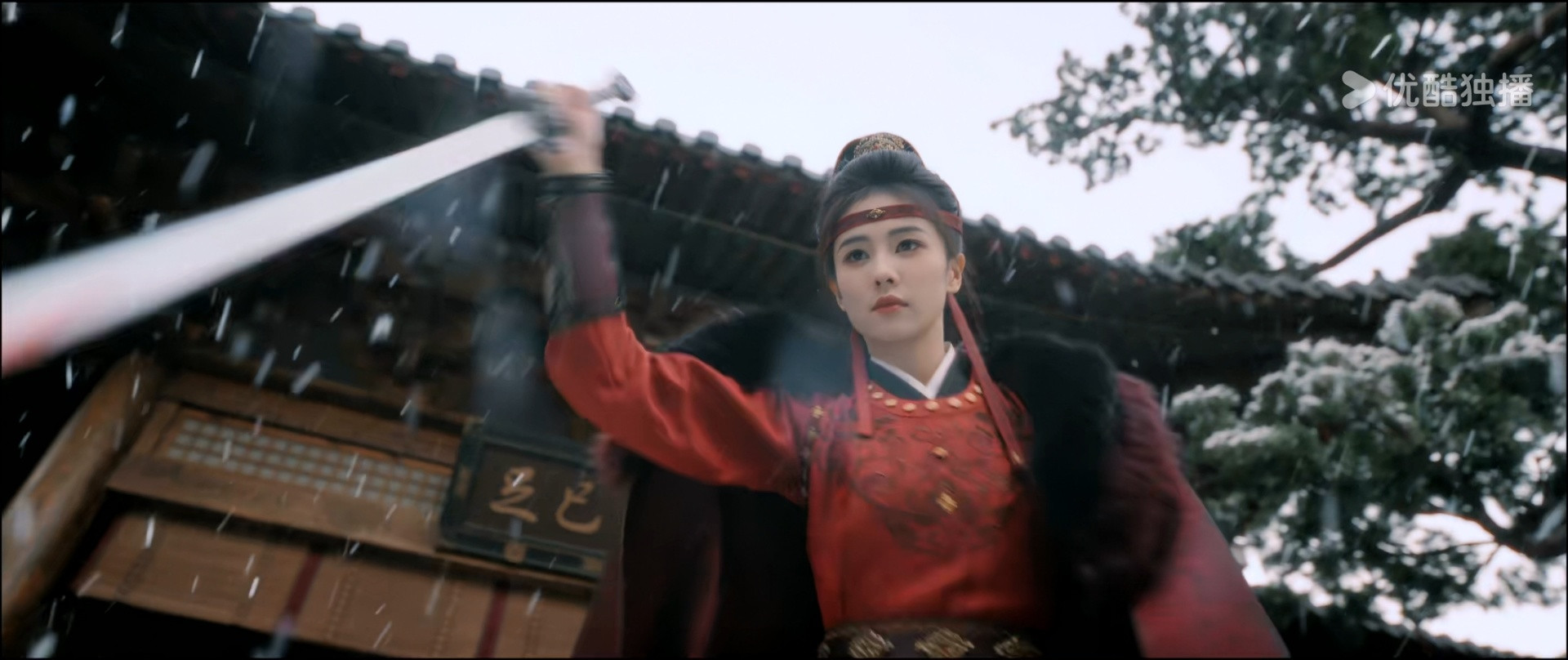 谁还没被李佩仪帅晕！全员棋子，她是唯一执棋人。假意放下复仇，实则设局中局、计中计