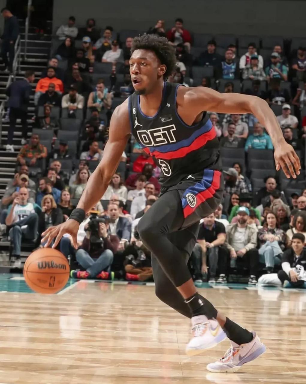 广东队这操作，是真把人看明白了。他们没有选一个场均能拿30分的明星球员，反而从N