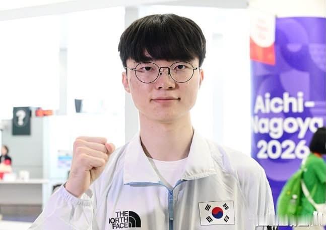 其实就是下路差的比较多，上中野还是能玩的，Chovy还没来。韩国要选最强阵容的话