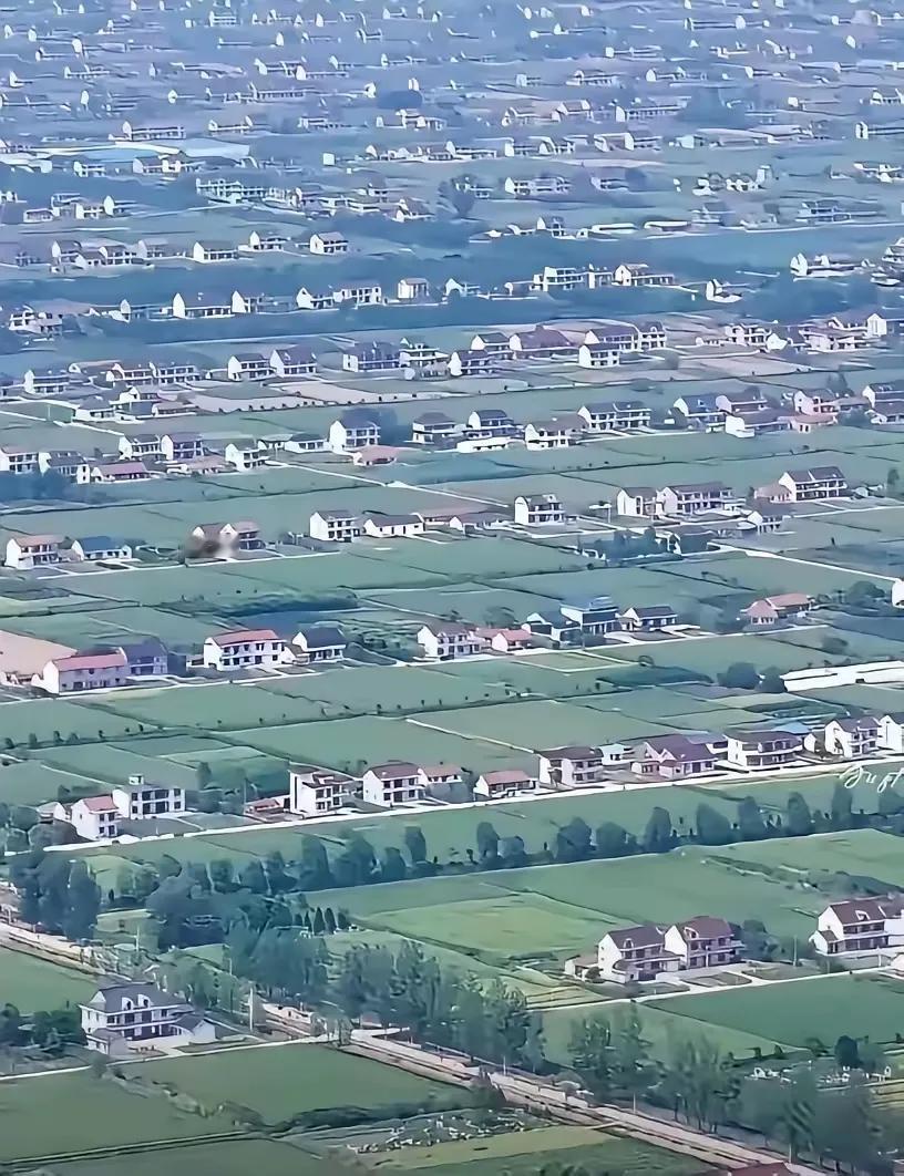 中国不同地区的农村图一是江苏南通的图二是吉林农村的图三是福建农村的大家觉