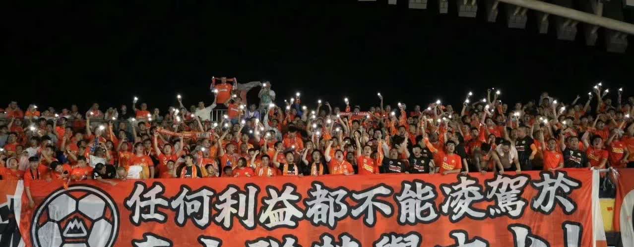 《泰山体育》报道：卡扎伊什维利续约存在变数！该媒体给出了两条理由，第一，运作