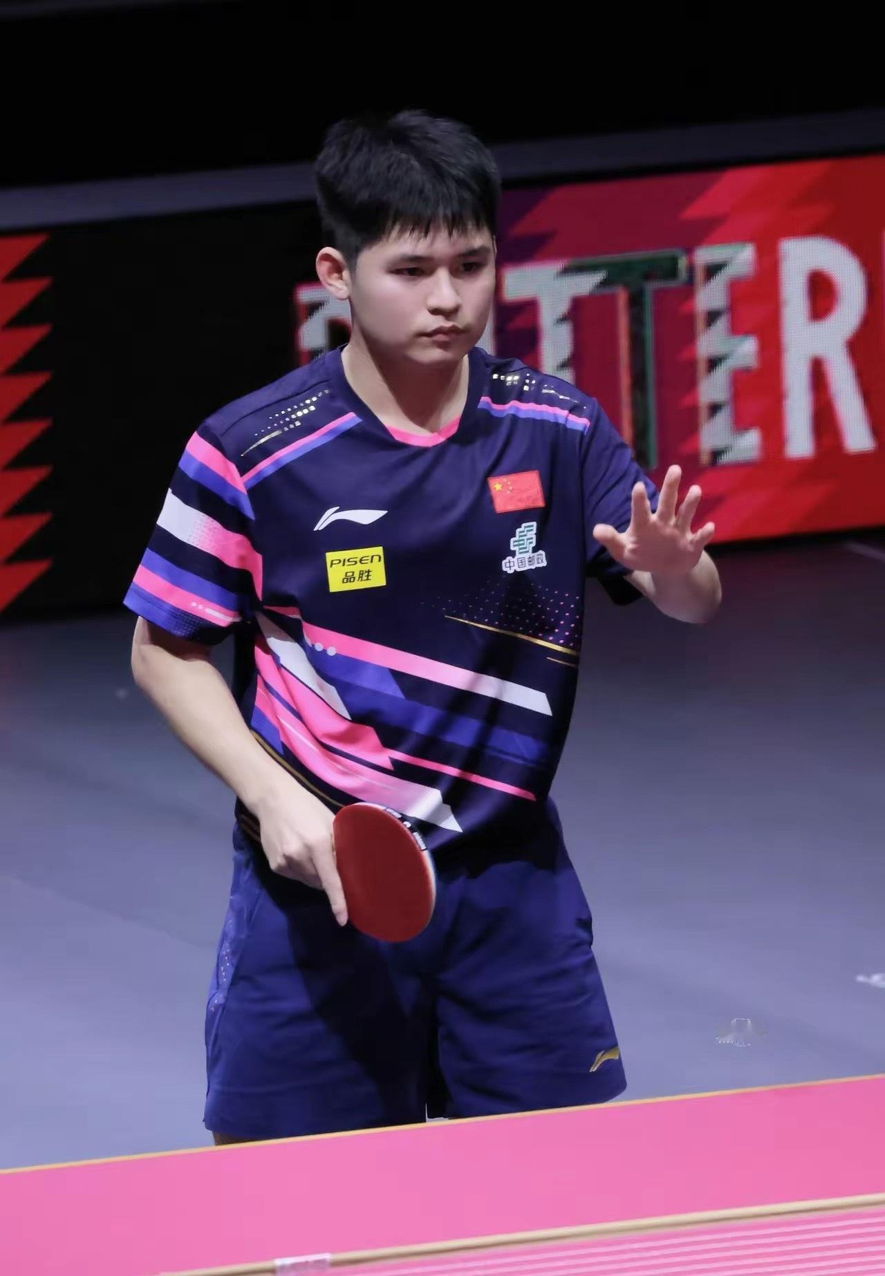 王楚钦最好的3个“兄弟”1、刘丁硕27岁，比王楚钦大2岁，两人是同门师兄弟，都拜