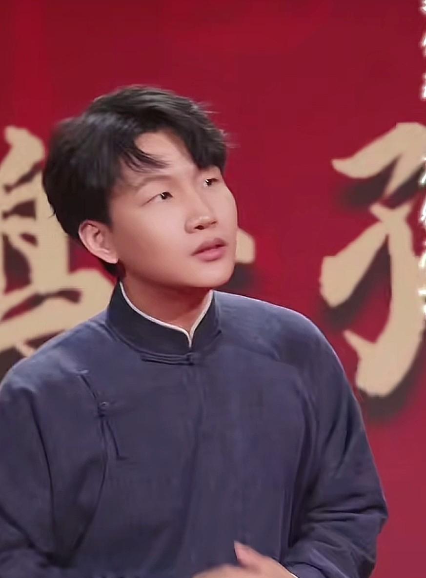 岳云鹏成都开演唱会不忘提携徒弟刘筱亭！上次北京演唱会带的是尚筱菊！看刘筱亭被岳云