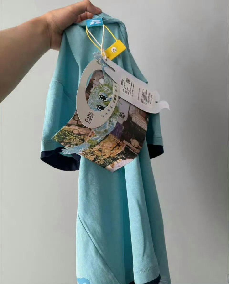 看这巨型吊牌，商家防退货也是拼了。