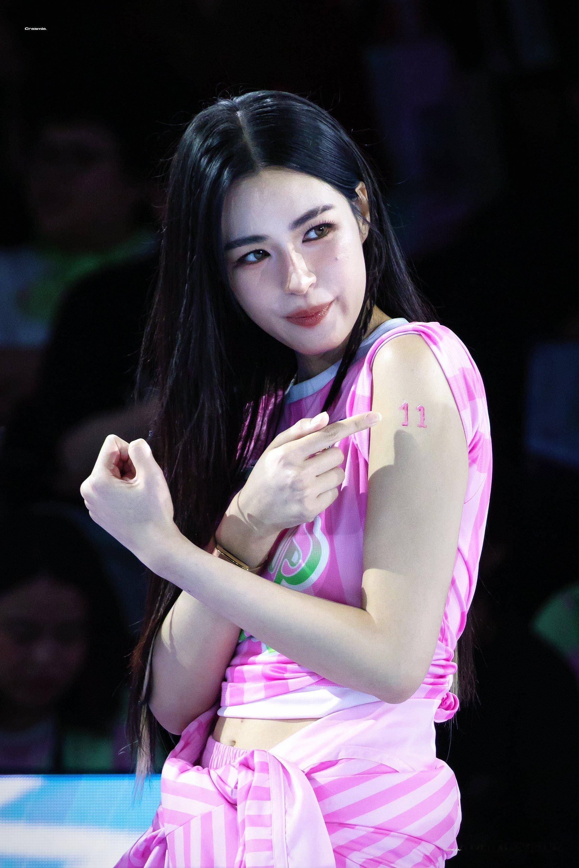 260801女子运动会饭拍神颜©️logo邝玲玲比亚迪泰国首位代言人/邝玲玲