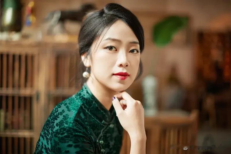 什么样的女人值得男人付出？我觉得有几类很突出。懂得精准表达需求的女人就很棒。比