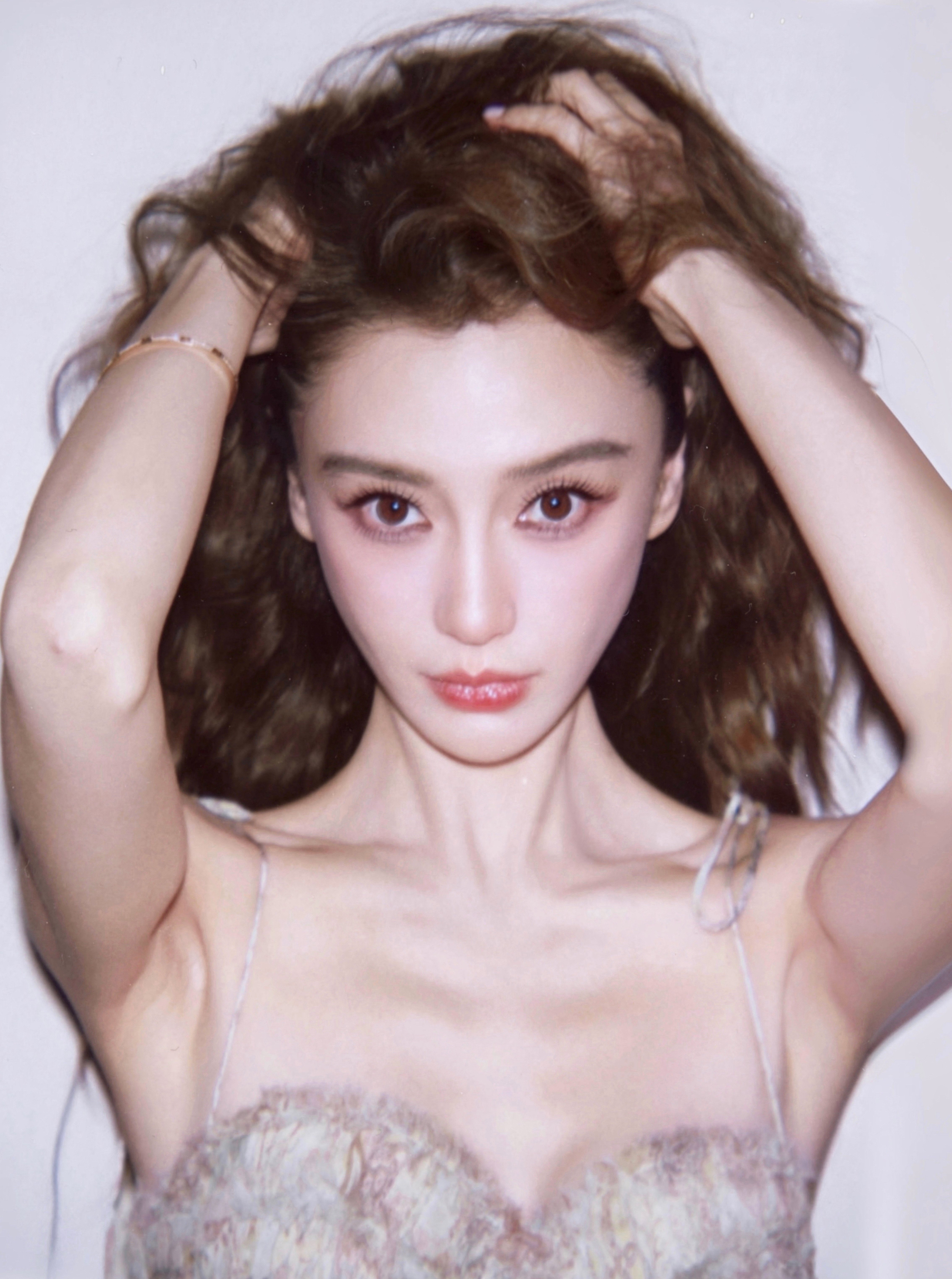 奔跑吧14常驻嘉宾阵容能不能让杨颖回归啊？我想看Angelababy！17岁的