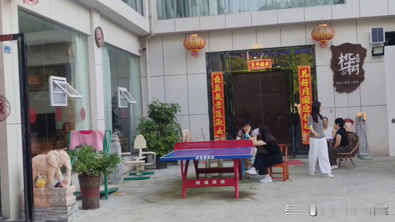 利川避暑尾声民宿市场冰火两重天。今年利川避暑季步入尾声，受天气影响，民宿整