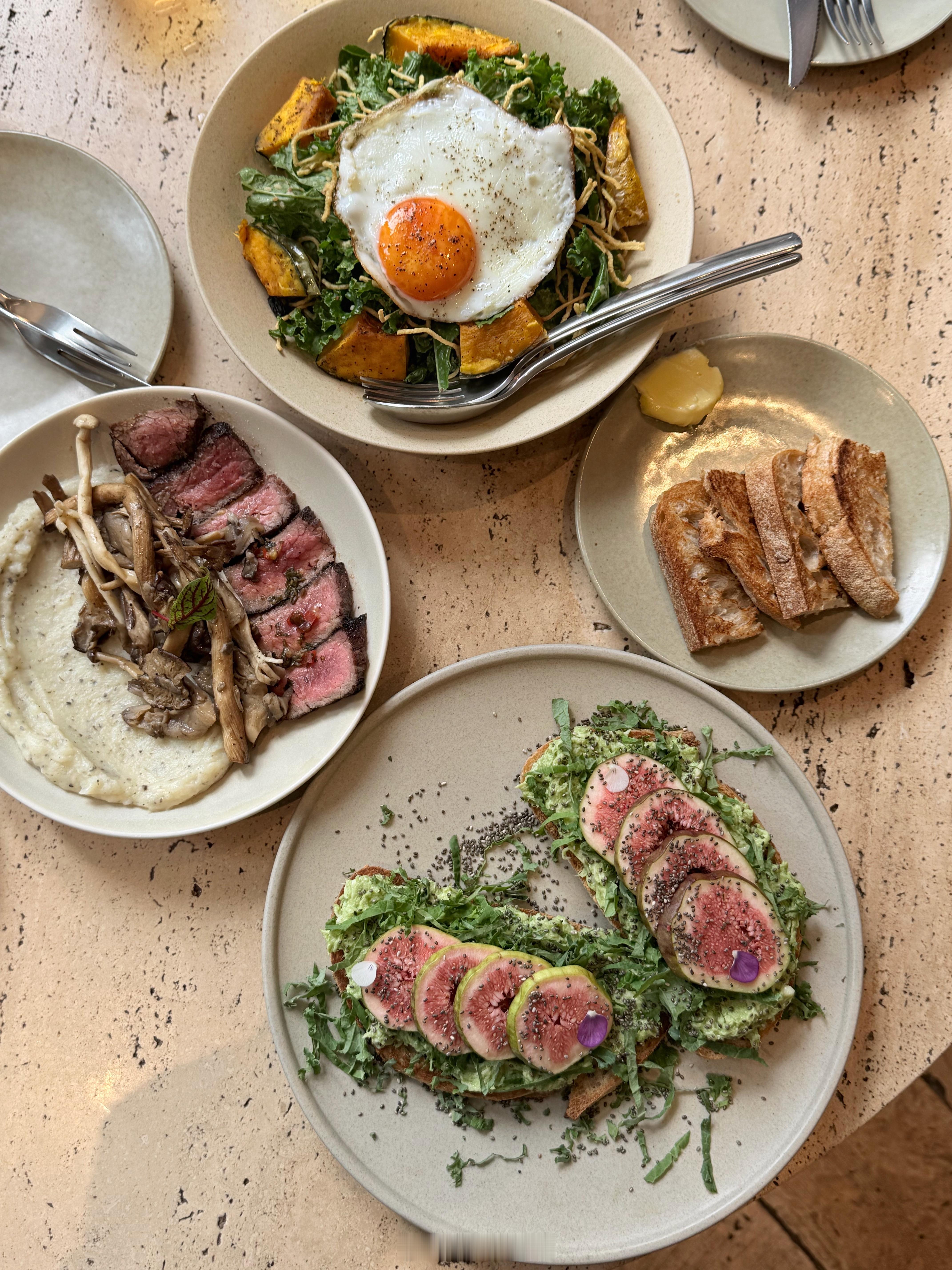 以食会友💌去Toris吃了新品番茄tartine🍅去姐姐同学妈妈的日料店吃了