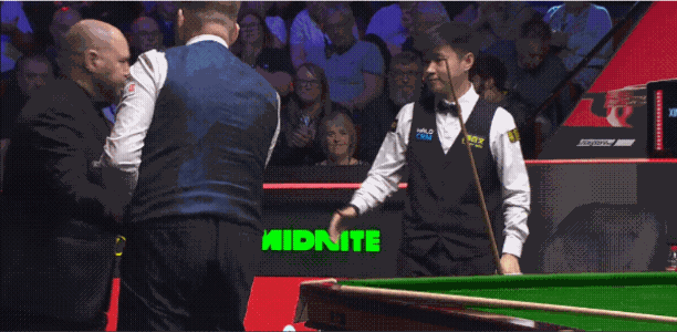 赵心童这是突然间心态崩了，本来3：0领先，结果被墨菲来个“5连鞭”，第一回合结束