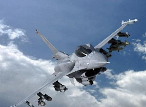 菲律宾打算花55.8亿美元，从美国手里买20架F-16战斗机。算下来，一架差