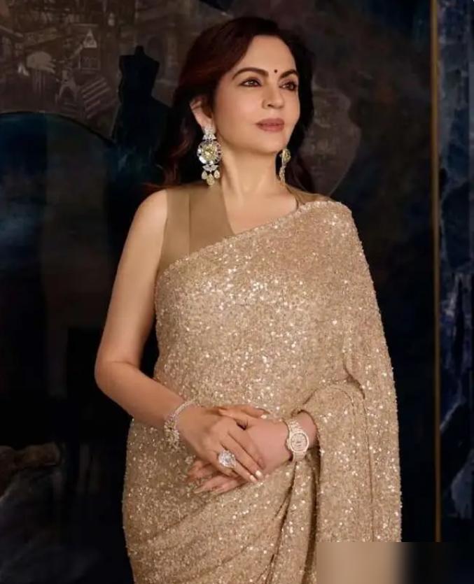 别对着印度首富夫人的“6年旧衣”高潮了。我告诉你，这根本不是什么环保节俭，这是一