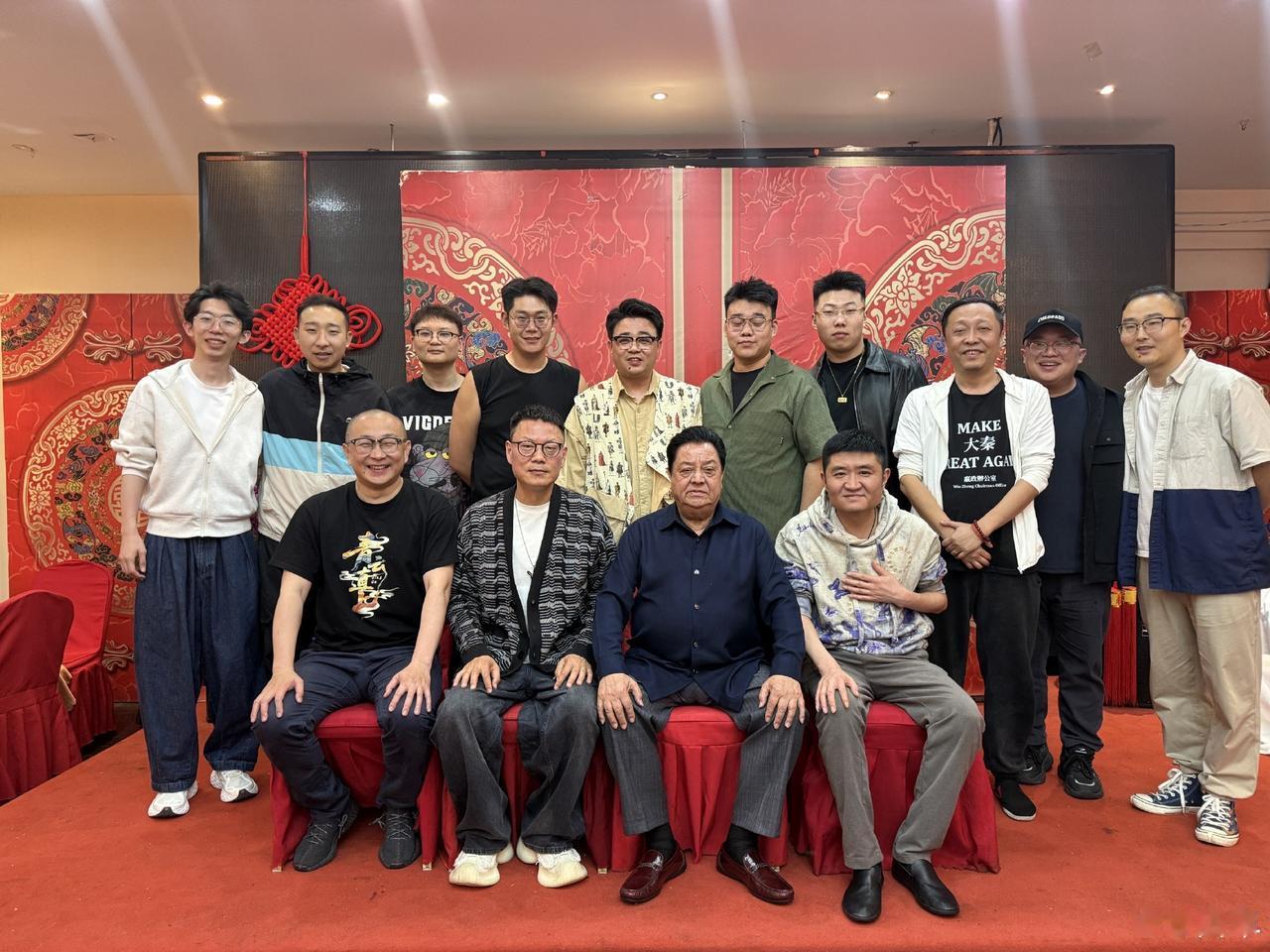 【李金斗助阵苗阜北京相声专场，明显是在为苗阜压阵，你怎么看？】近日，著名相声演