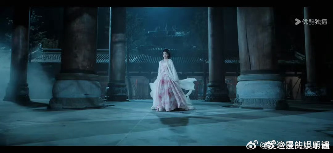 鞠婧祎恶女赛道最严厉的母亲鞠婧祎居然穿这么高的鞋吗？