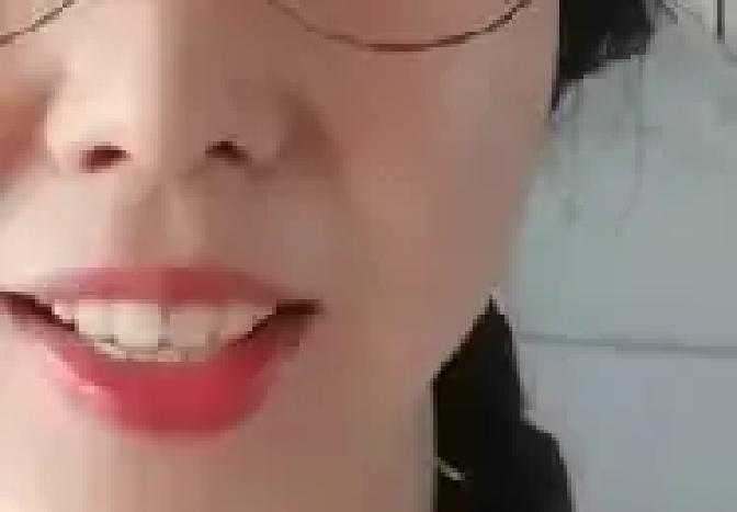 有人在网上追着问田媳妇，说她和郭威不认许姚，她直接就怼回去了：你们就是在造谣