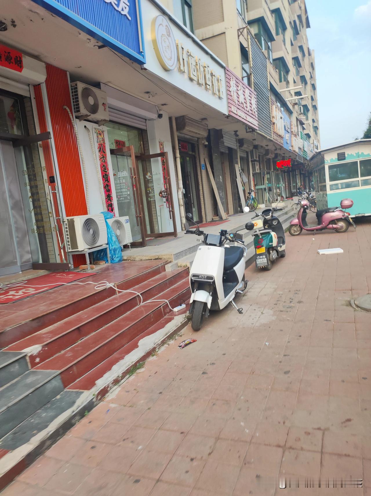 江苏这对夫妻跑路了不知道打算跑到哪一天买了新房，也装修完了结果让付装修款的