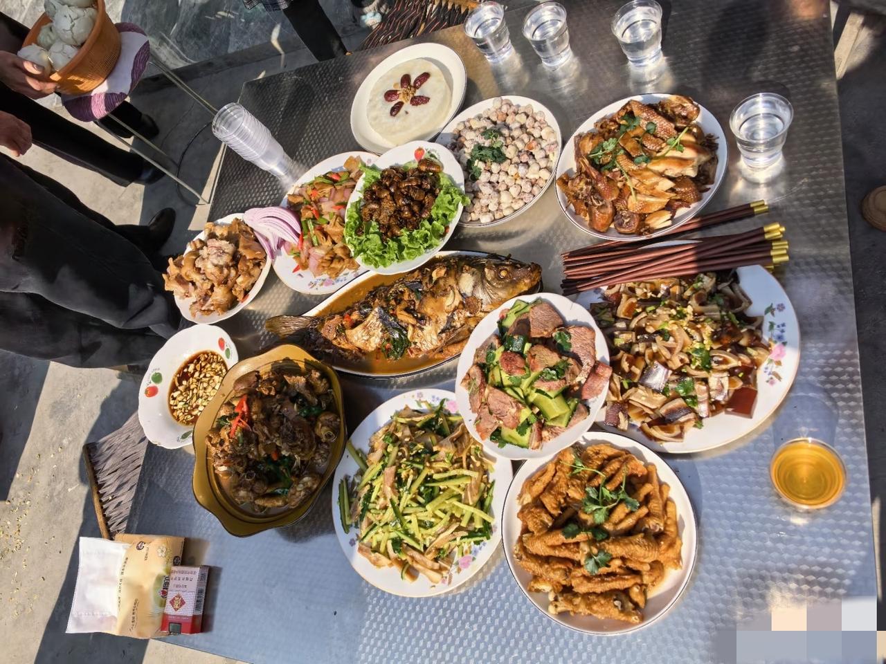 猜猜，哪个是山东年夜饭？哪个是江苏的？