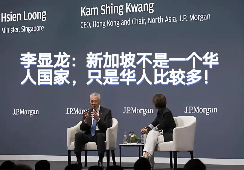 看得出来，李显龙很害怕，说话的时候身体微微颤抖，内心的挣扎应该很痛苦吧！他拼命