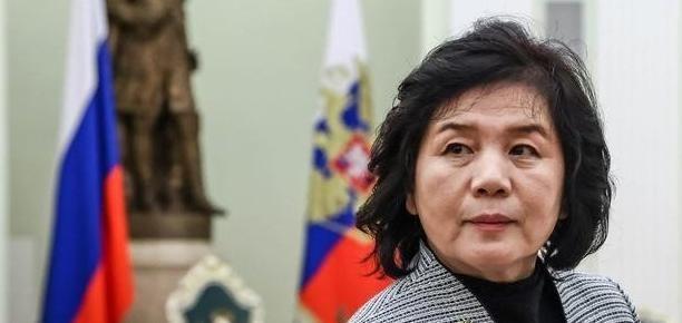 看看朝鲜的处境，就能明白中国为何不轻易支援俄罗斯。朝鲜与俄罗斯关系不断升温，甚至