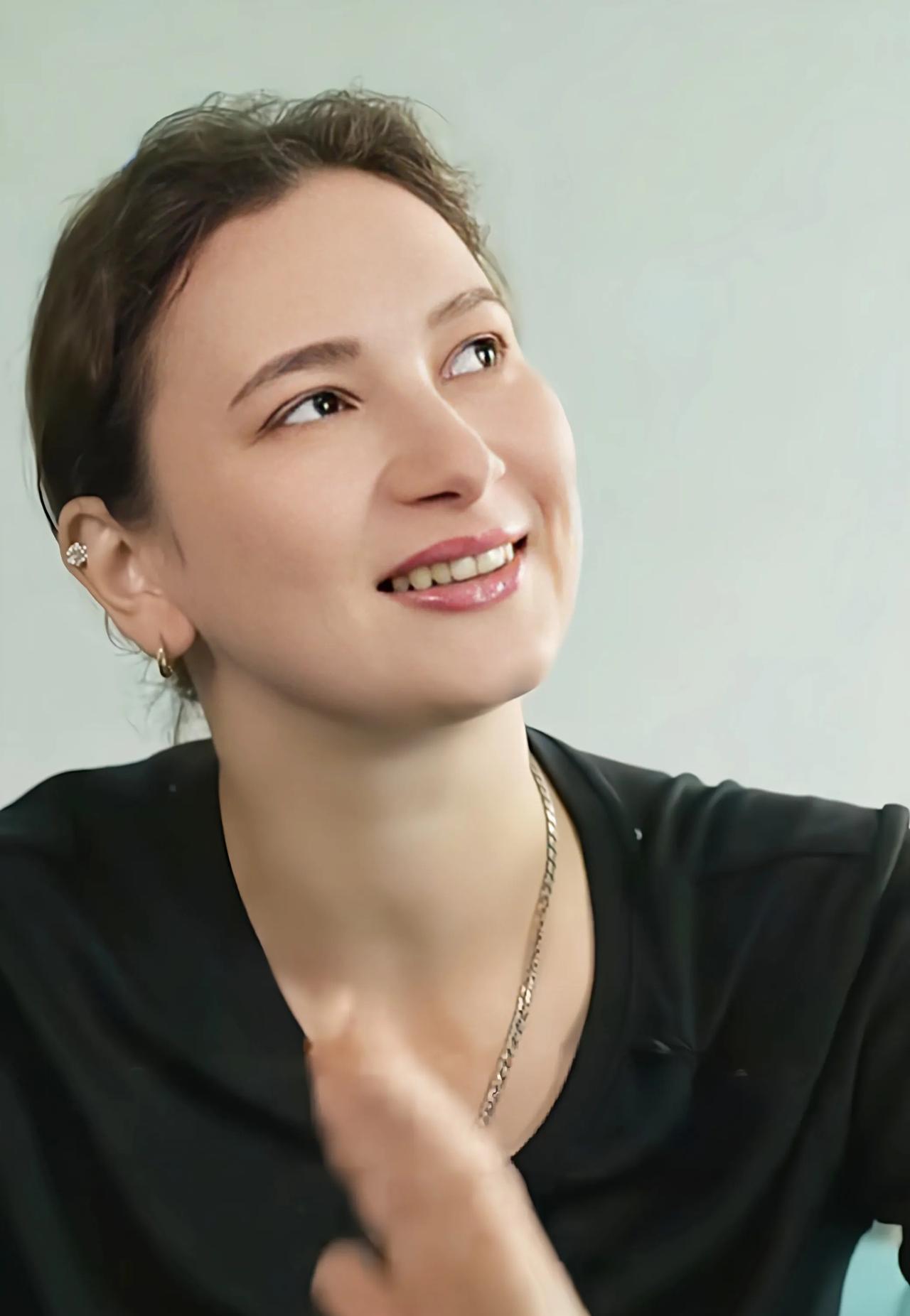救了中国人一命的俄罗斯留学生莎河娜斯能获得永久居留权（“中国绿卡”）吗？最近俄