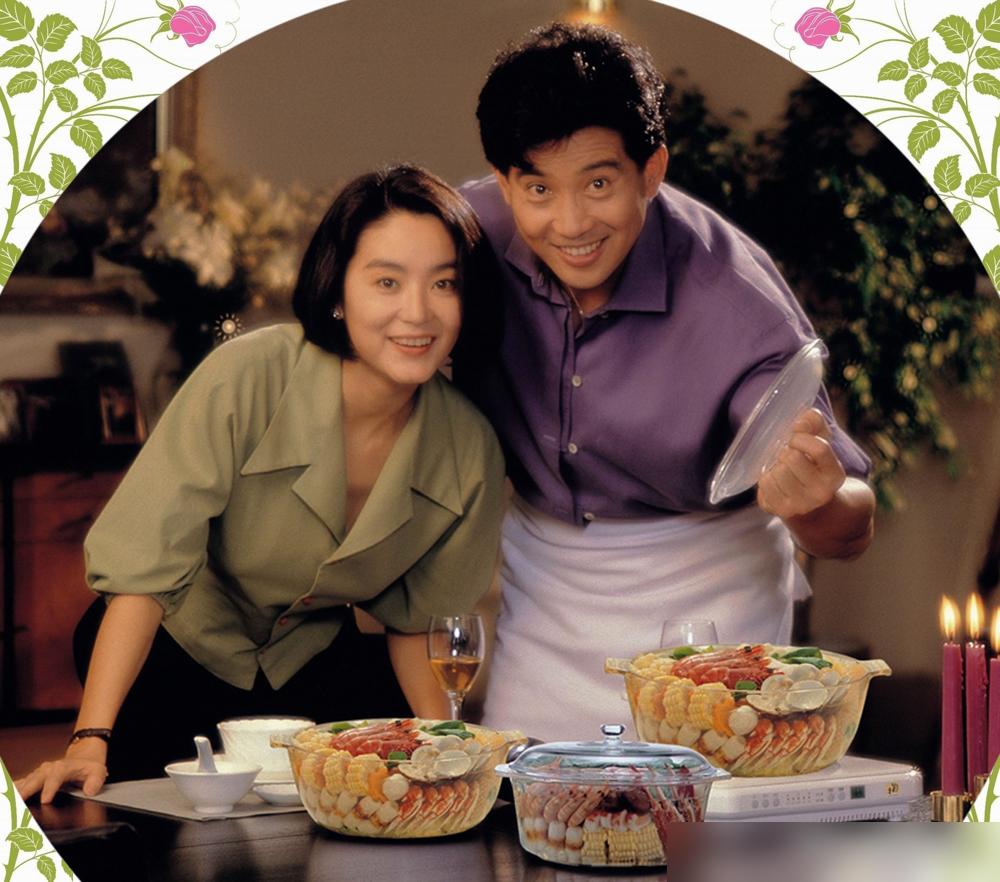 79岁的秦汉最近露面，直接打了“苦情老头”传闻的脸！之前网上传他白发苍苍，