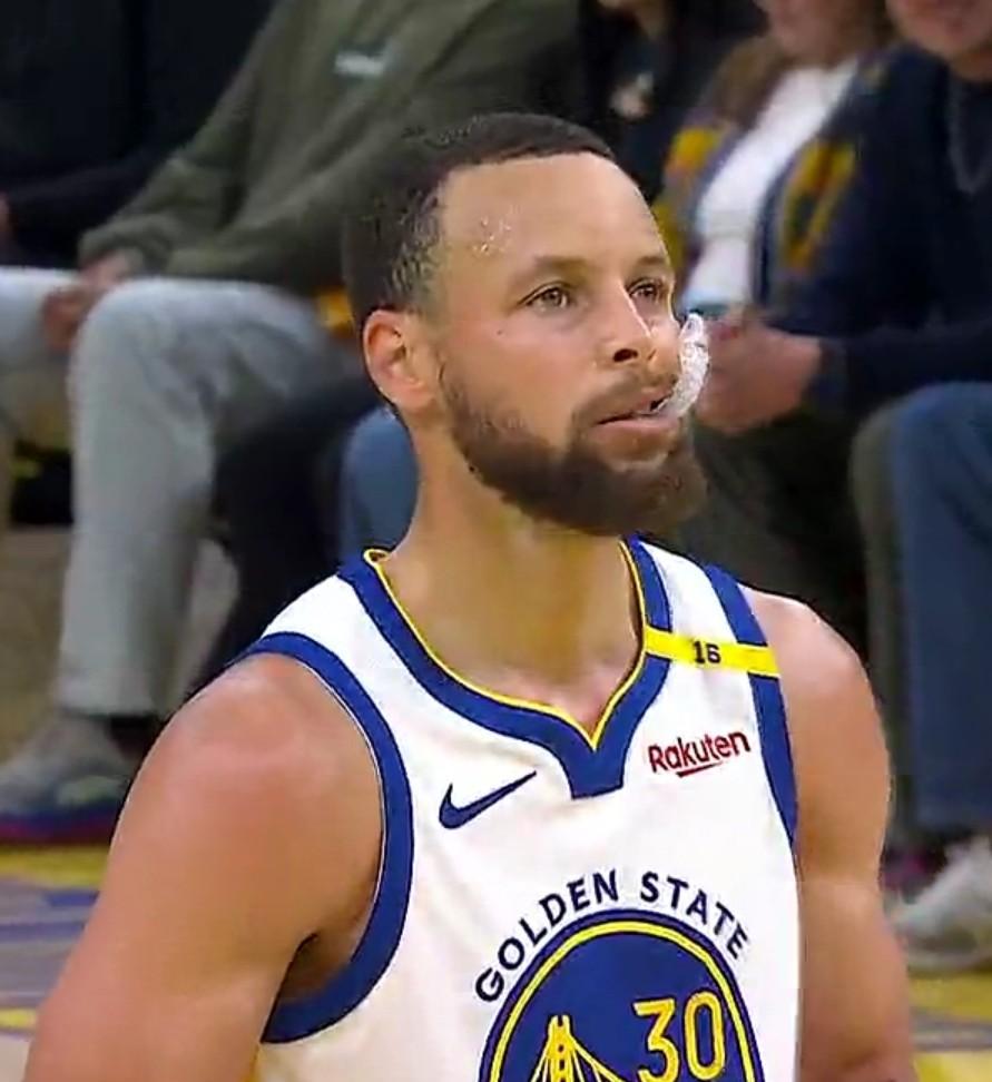 新赛季打到目前！！勇士，打了37场比赛，19胜18负，总共命中了583个三分球