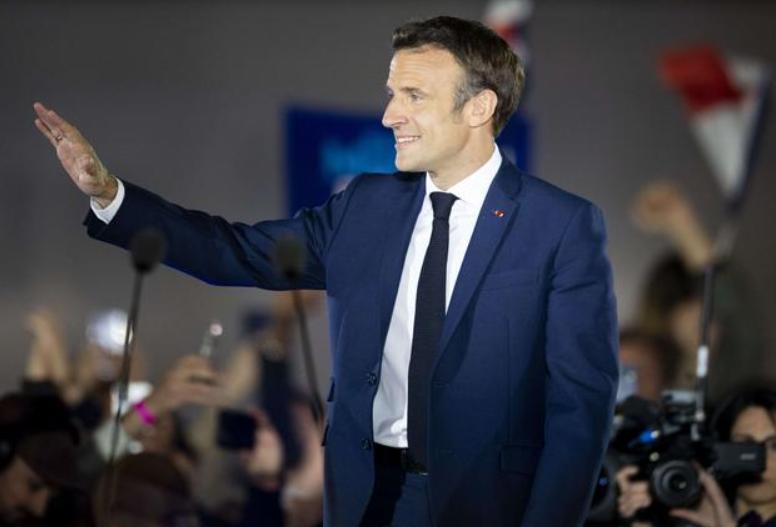 变脸有一套！马克龙拿订单时笑嘻嘻，回国就变脸！马克龙刚从成都回去，话