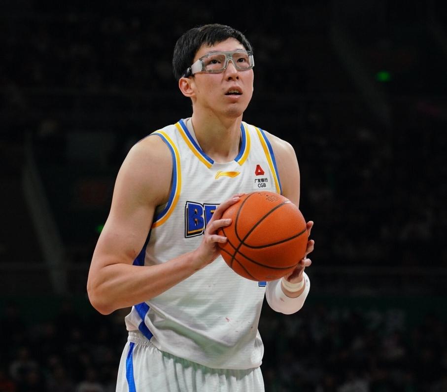 周琦能不能练一练罚篮呀[捂脸哭]在北京男篮86-88不敌吉林的比赛，最后20秒的