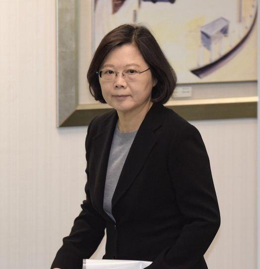 蔡英文少见表态：“我是台湾人没有错，我也是中国人，因为我是读中国书长大的，接受的