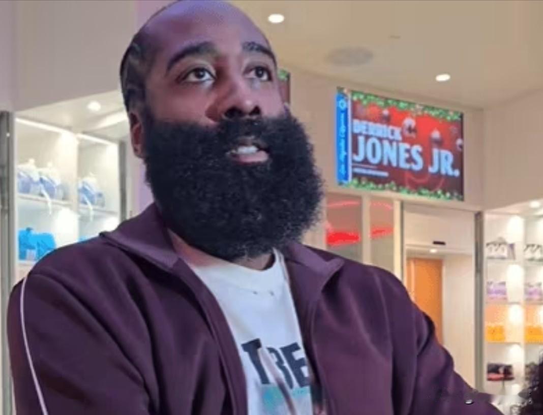 森林狼和骑士等队密切关注快船哈登动向！随着祖巴茨的伤缺，彻底断送了快船晋级季后赛