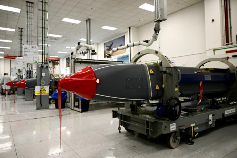 英国准备再向乌克兰提供一批“风暴阴影”导弹。英国是反俄最激进的国家之一，而且援