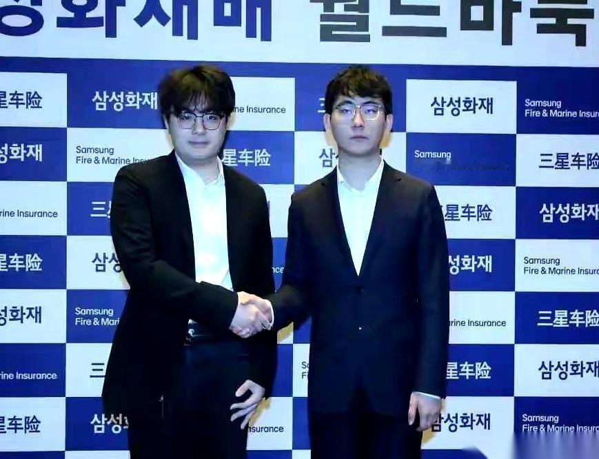 看到那手“爬二路”的时候，我心里咯噔一下。真的，一瞬间什么胜负、什么冠军，都感