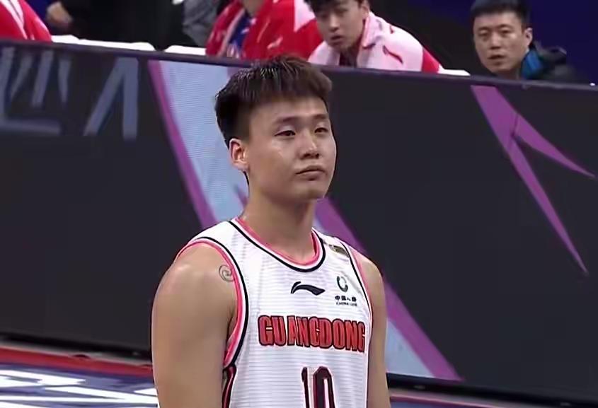 CBA本赛季5大交易：赵睿转会北京周琦转会北京陈盈骏转会北京崔永熙转会广